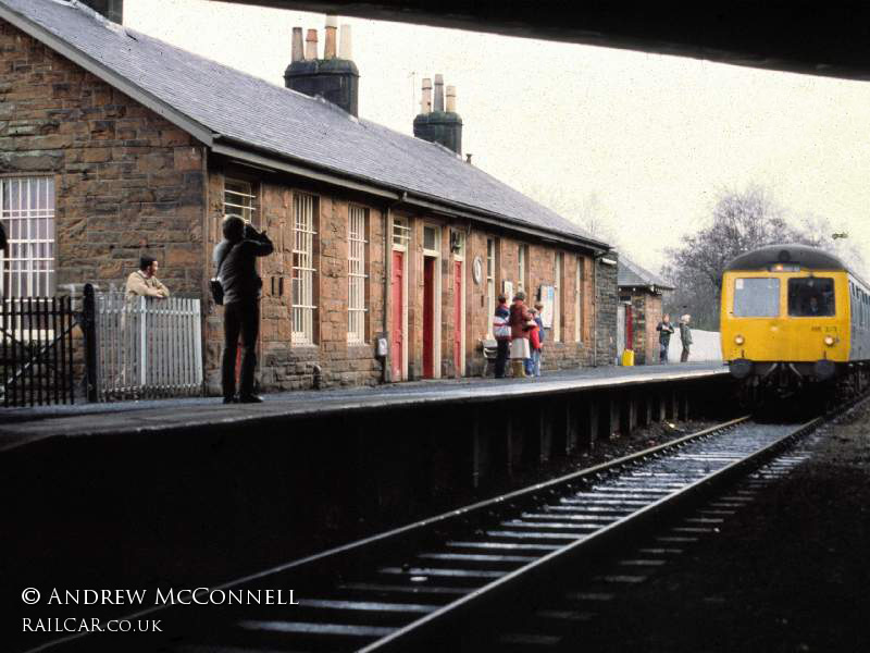 Class 105 DMU at Bridge of Weir