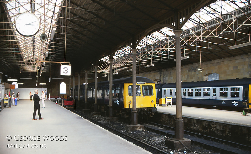 Class 105 DMU at Scarborough