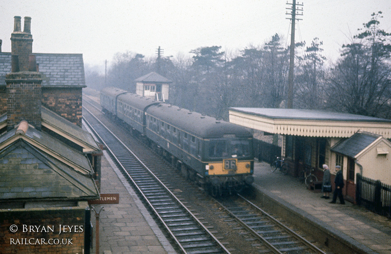 Class 105 DMU at Elmsthorpe