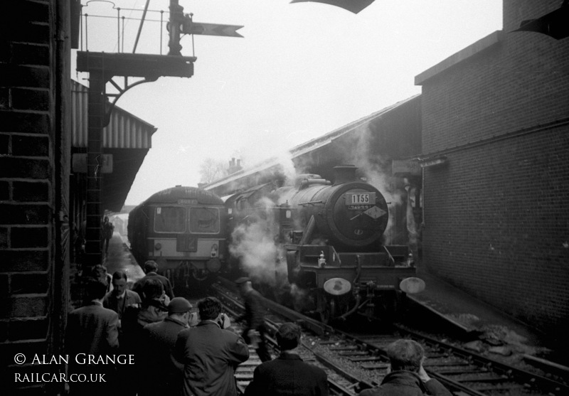 Class 105 DMU at Bury Bolton Street
