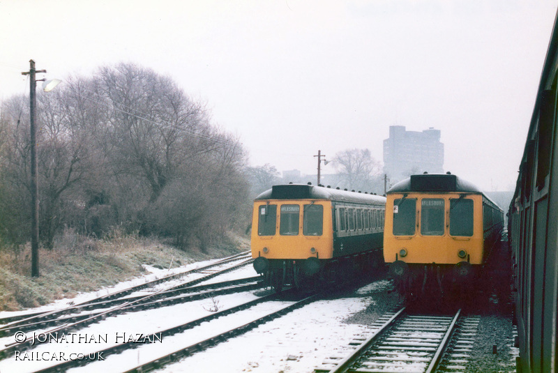 Class 115 DMU at Aylesbury