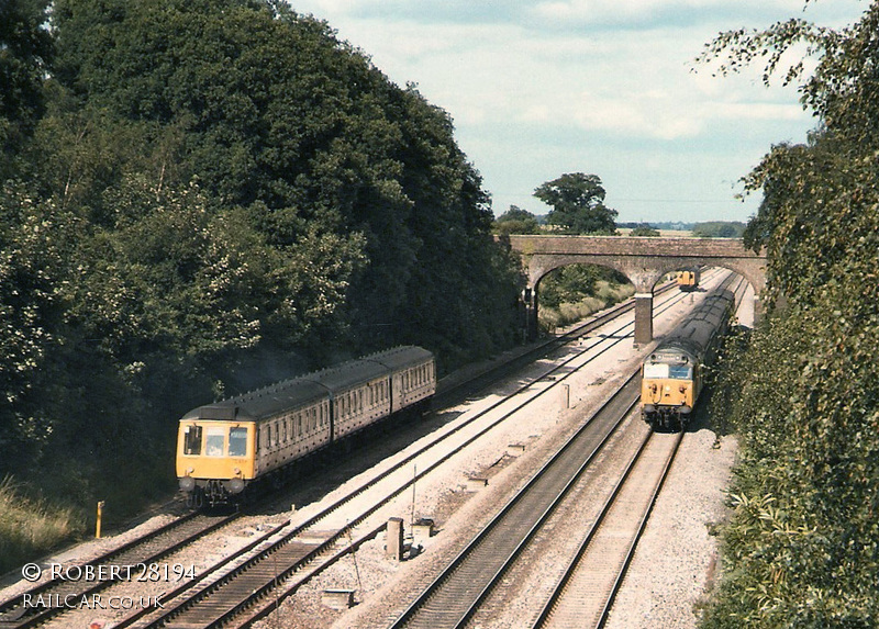 Class 117 DMU at Ruscombe