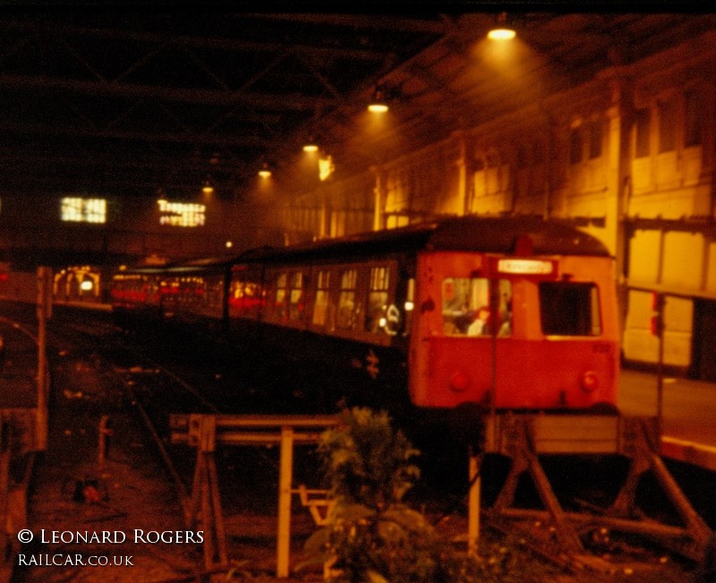 Class 120 DMU at Edinburgh Waverley