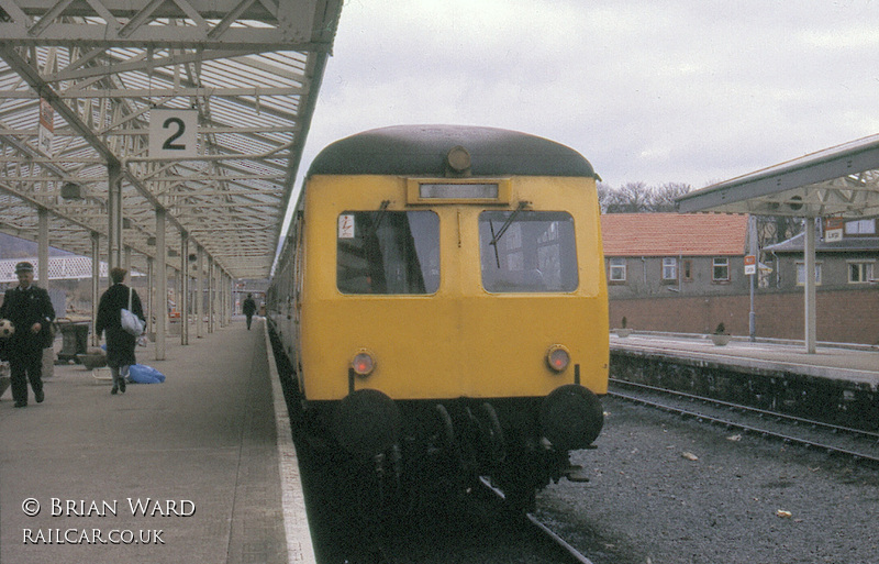 Class 120 DMU at Largs