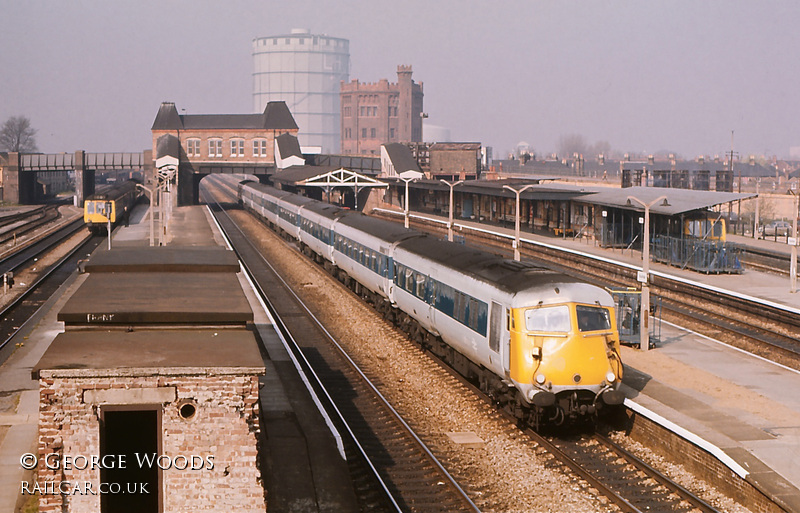 Blue pullman at Southall