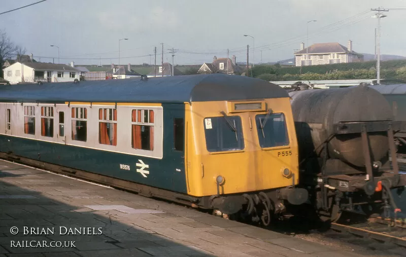 Class 120 DMU at St Erth