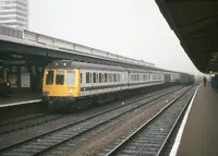 Class 117 DMU at Reading