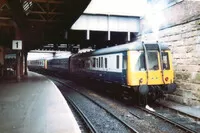 Class 122 DMU at Dundee